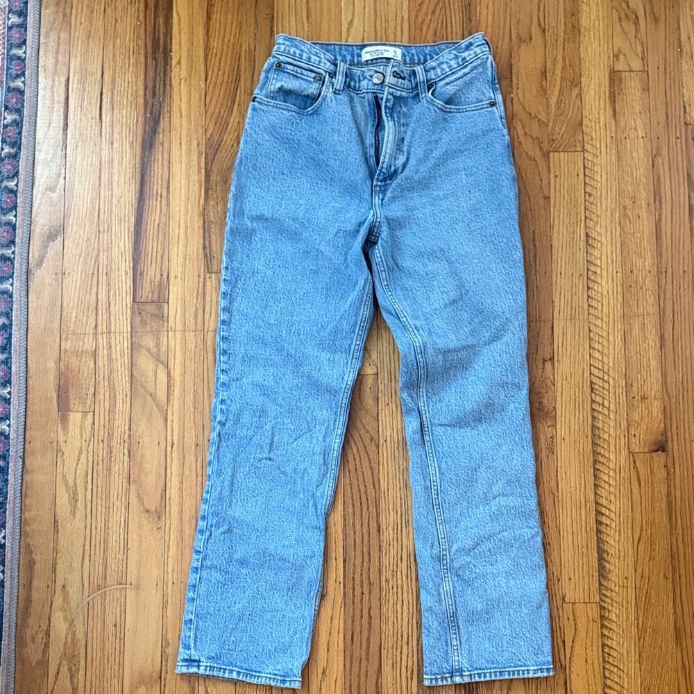 Classic Blue Denim Jeans Abercrombie & Fitch the ‘90s straight Ulta high rise